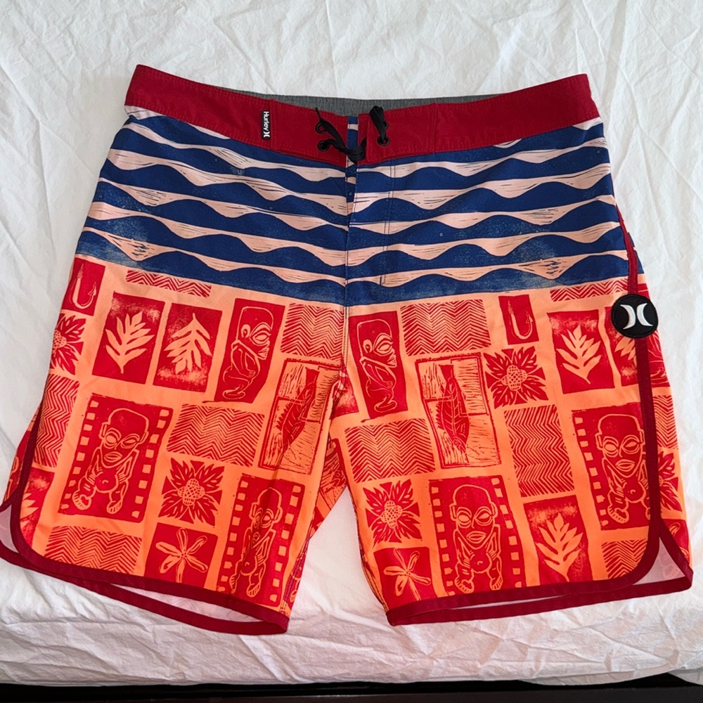 Hurley men’s baiting suit size 32